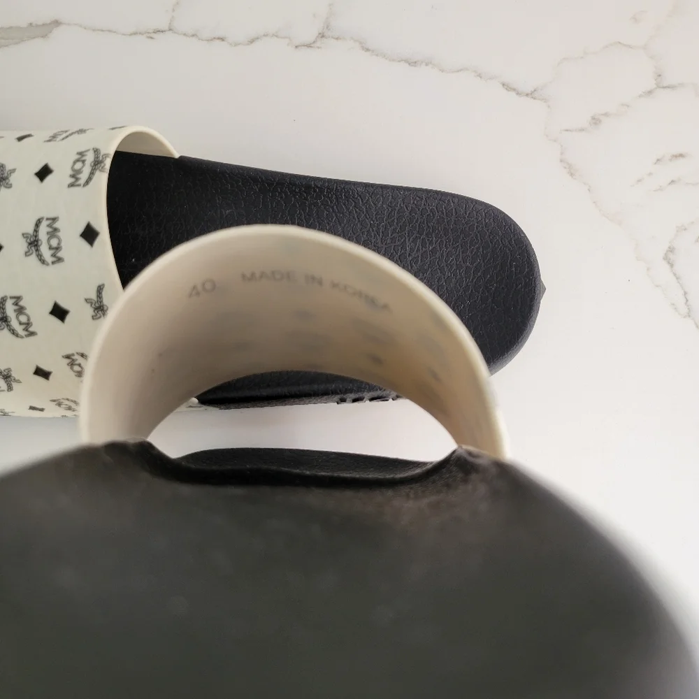 MCM Black and Cream Slides - Picture 4 of 7
